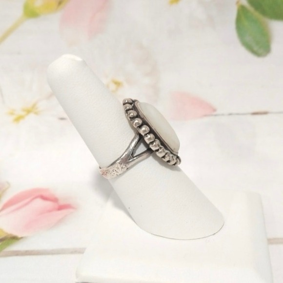 Antique Mother Of Pearl Oval Ring Sterling Silver Navajo Native Size 7.25 - Picture 5 of 16